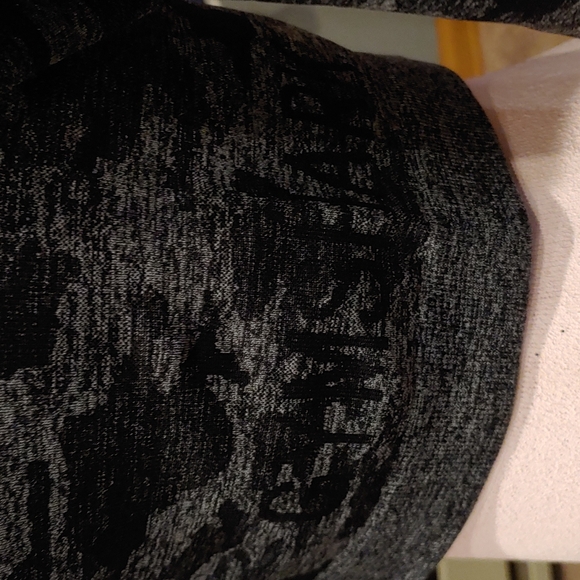 Gymshark Long Sleeved Crop Top Size S - Picture 3 of 4